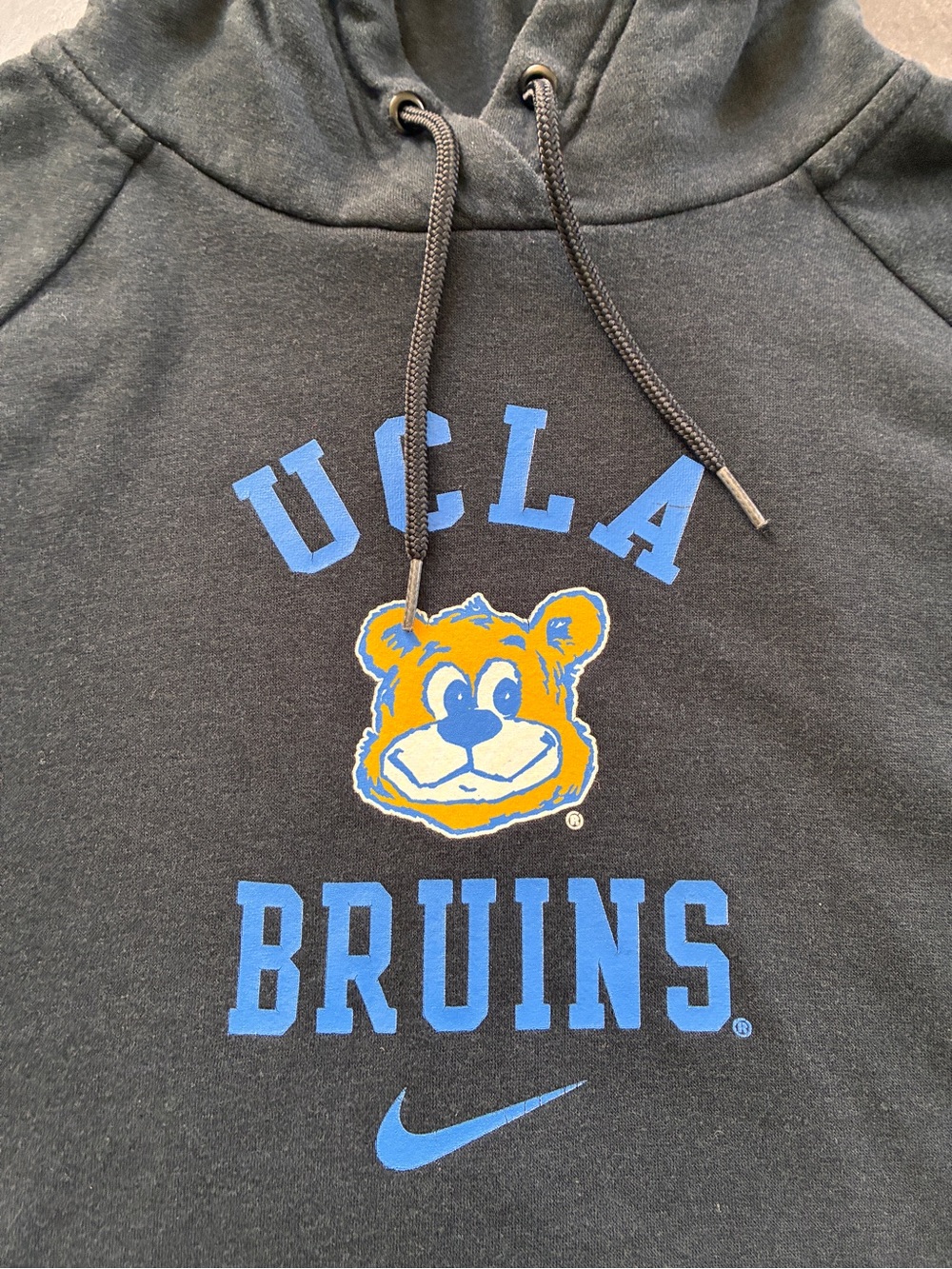 Nike UCLA Bruins Black Crewneck Sweatshirt with Blue & Yellow Logo - Picture 4 of 6